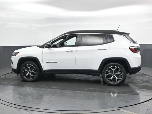 Used 2025 Jeep Compass Limited image 8
