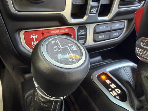 Used 2024 Jeep Gladiator Rubicon image 48