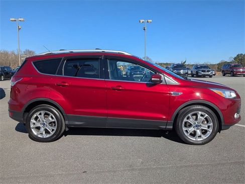 Used 2014 Ford Escape Titanium image 2