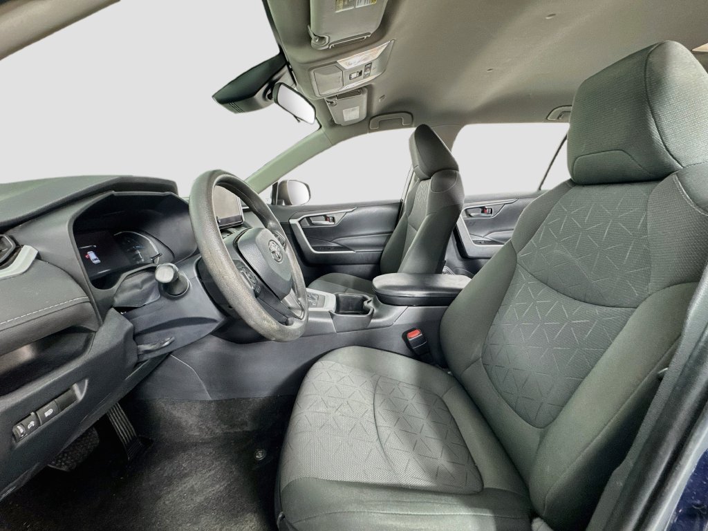 Used 2023 Toyota RAV4 XLE AWD/4WD image 9