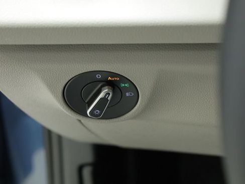 Used 2025 Volkswagen Jetta S image 23