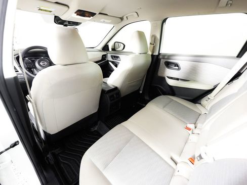 Used 2023 Nissan Rogue SV AWD/4WD image 18