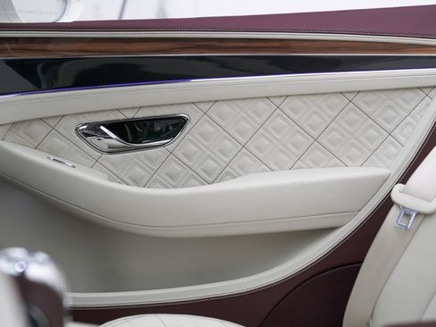 Used 2020 Bentley Continental GT image 24