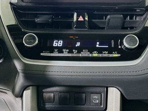 Used 2025 Toyota Corolla Cross SE w/ Moonroof Package image 23