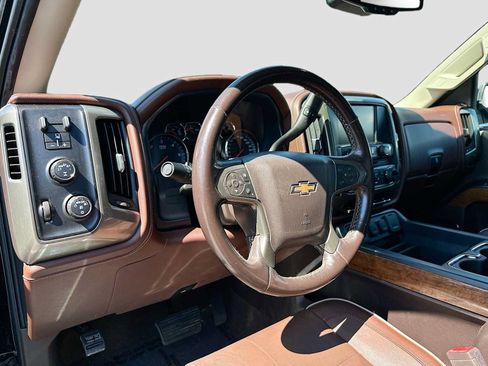 Used 2018 Chevrolet Silverado 1500 High Country AWD/4WD image 9