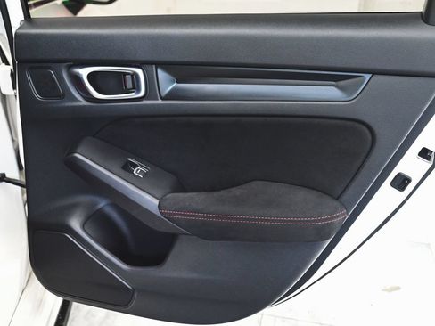 Used 2023 Honda Civic Type R image 13