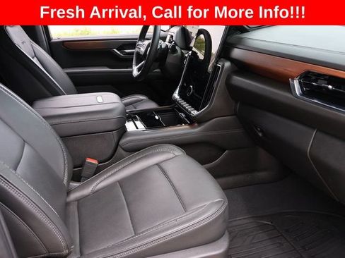 Used 2026 GMC Yukon Denali AWD/4WD image 7