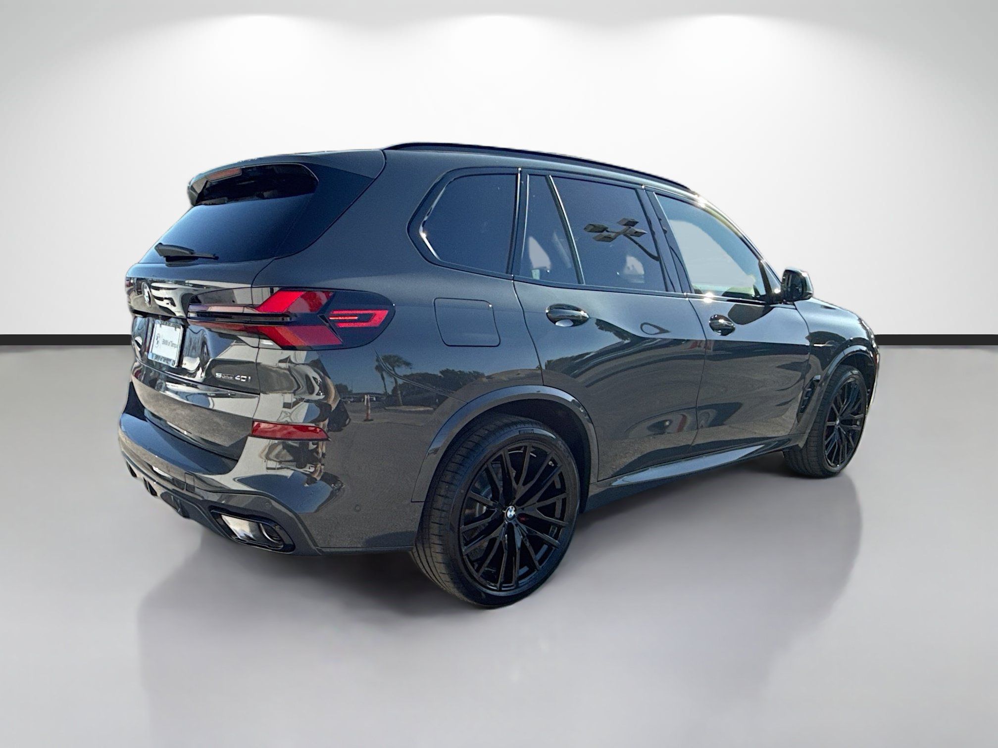 New 2026 BMW X5 sDrive40i w/ M Sport Package RWD image 3