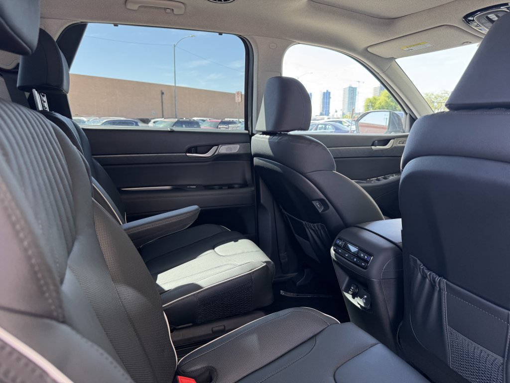 Used 2024 Hyundai Palisade Limited FWD image 44