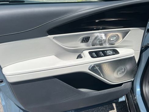 New 2026 Lincoln Nautilus Reserve AWD/4WD image 12