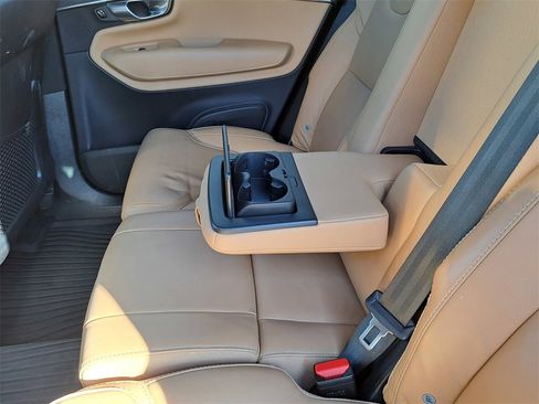 Used 2023 Volvo XC90 B6 Ultimate w/ Lounge Package image 24