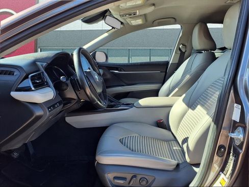 Used 2021 Toyota Camry SE image 12