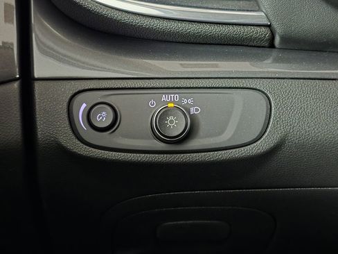 Used 2020 Buick Encore Preferred w/ Safety Package image 33