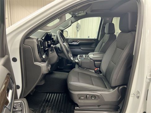 Used 2025 Chevrolet Silverado 1500 LT image 19