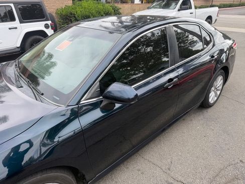 Used 2018 Toyota Camry LE FWD image 8