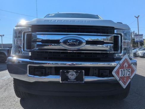 Used 2019 Ford F250 XLT AWD/4WD image 4