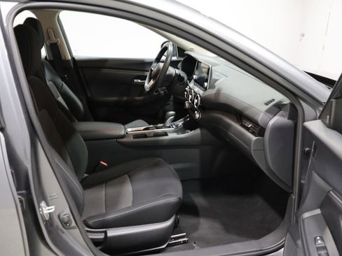 Used 2025 Nissan Sentra SV FWD image 22