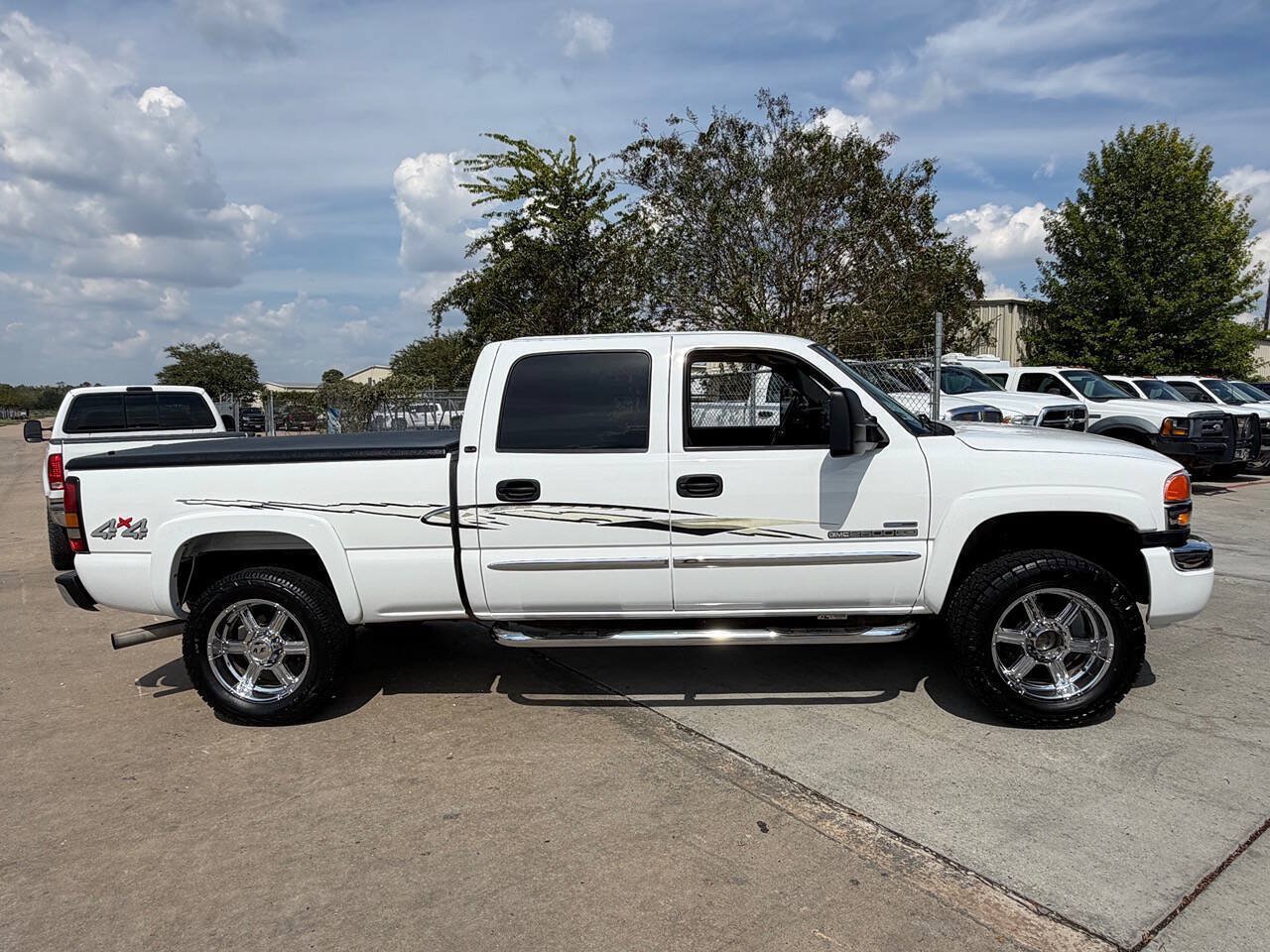 Used 2007 GMC Sierra 2500 SLE w/ Heavy-Duty Power Package AWD/4WD image 26