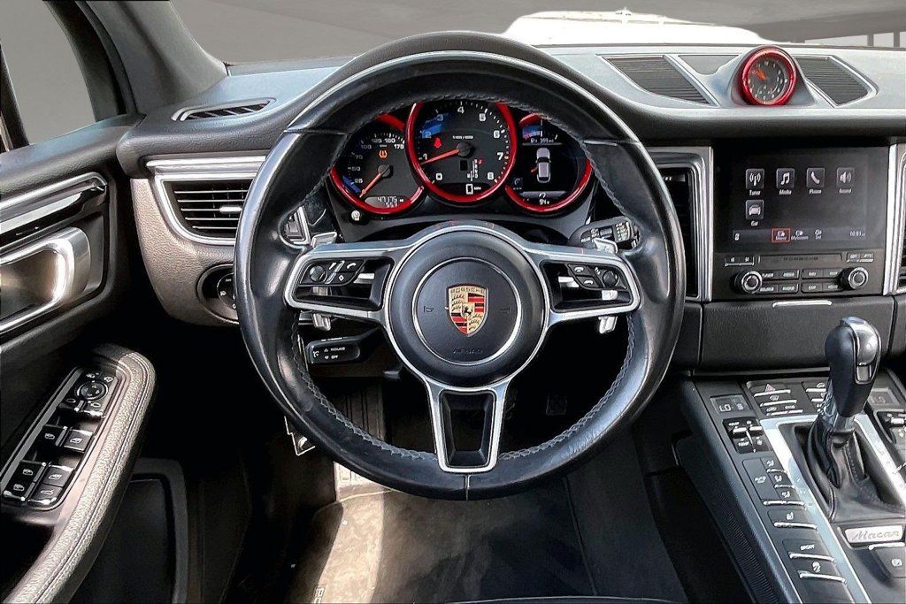 Used 2018 Porsche Macan AWD/4WD image 8