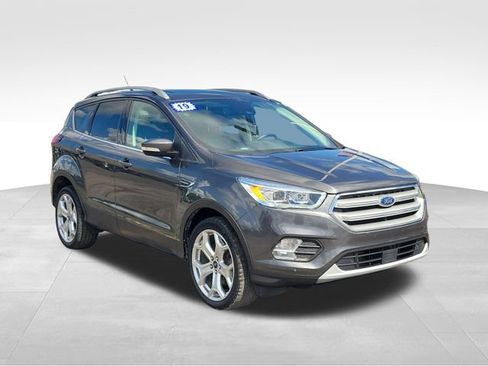 Used 2019 Ford Escape Titanium FWD image 2