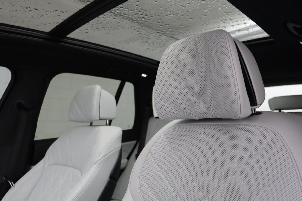 Used 2024 BMW X5 xDrive40i w/ M Sport Package AWD/4WD image 12