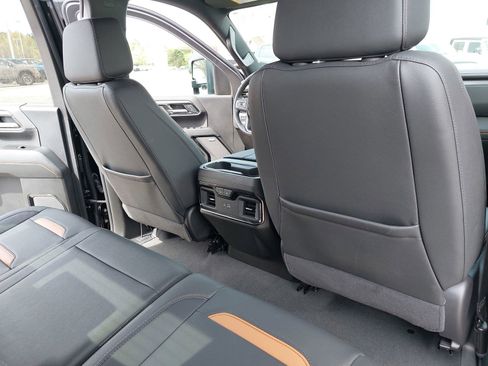 Used 2025 GMC Sierra 3500 AT4 w/ AT4 Premium Plus Package image 12