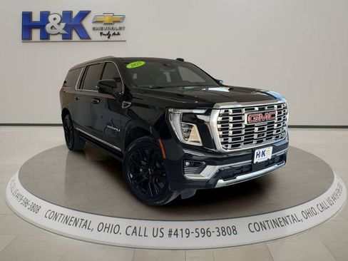 Used 2025 GMC Yukon XL Denali w/ Sun & Power Step Package AWD/4WD image 1