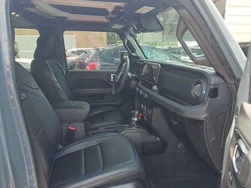 Used 2024 Jeep Wrangler Unlimited Rubicon 4xe AWD/4WD image 10