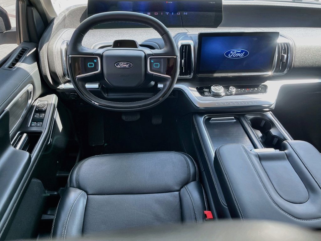 Used 2025 Ford Expedition Max Platinum AWD/4WD image 24