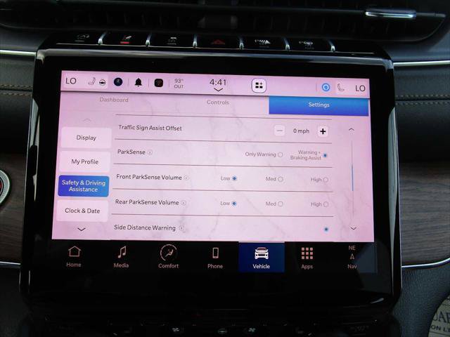 Certified 2024 Jeep Grand Cherokee Summit AWD/4WD image 46