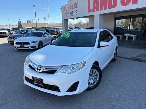Used 2012 Toyota Camry L image 3