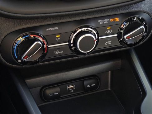 Certified 2025 Kia Soul LX image 20