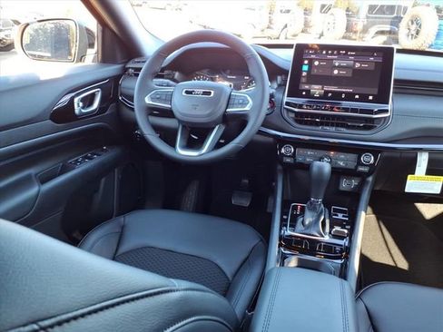 New 2026 Jeep Compass Latitude image 4