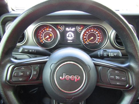 Used 2020 Jeep Wrangler Unlimited Sport AWD/4WD image 9