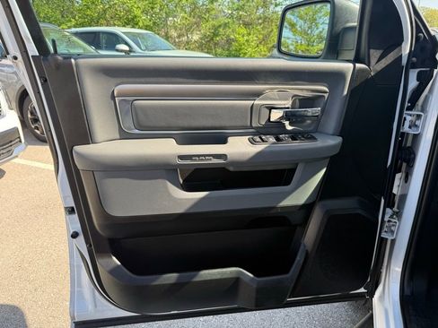 Used 2019 RAM 1500 Big Horn RWD image 7