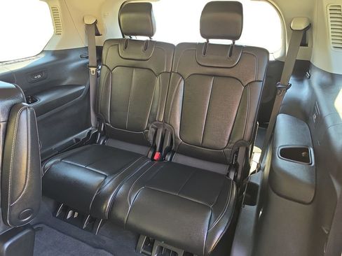 Used 2023 Jeep Grand Cherokee L Limited w/ Black Appearance Package image 14