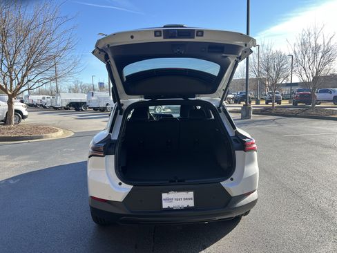 New 2026 Chevrolet Equinox EV LT AWD/4WD image 11