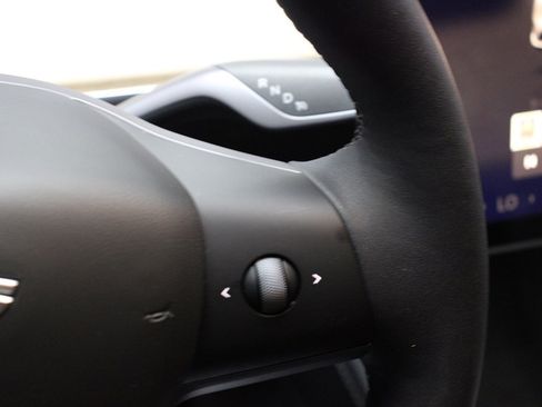 Used 2023 Tesla Model Y Long Range image 42