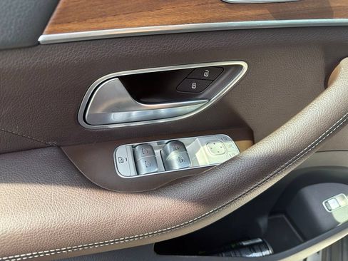 Used 2020 Mercedes-Benz GLS 450 4MATIC image 9