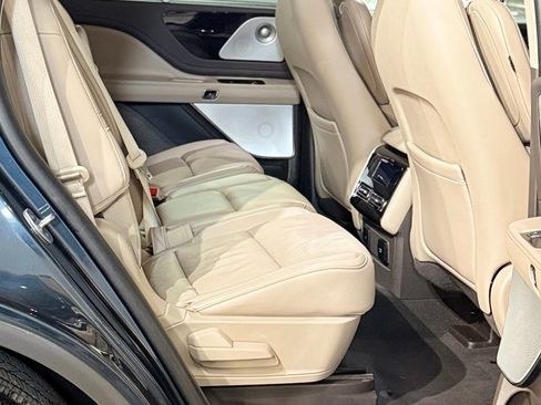 Used 2023 Lincoln Aviator Reserve w/ Equipment Group 201A AWD/4WD image 69