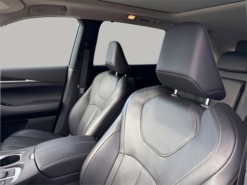 Used 2023 INFINITI QX60 Sensory image 8