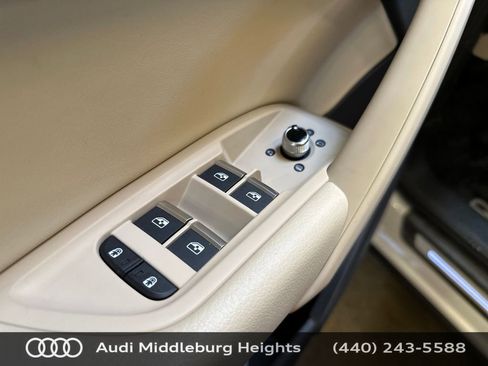 Used 2025 Audi Q5 2.0T Premium w/ Convenience Plus Package image 14