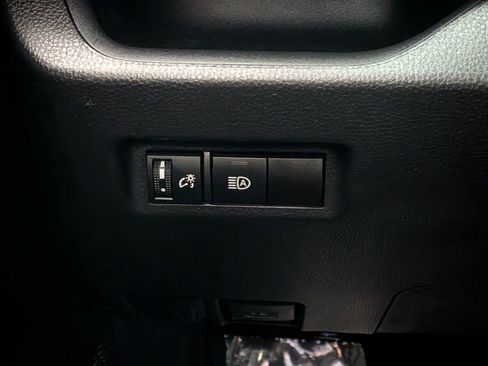 Certified 2025 Toyota RAV4 XLE FWD image 18