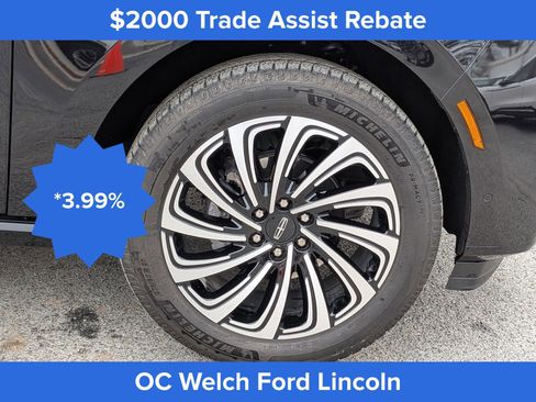 Certified 2025 Lincoln Navigator Black Label AWD/4WD image 13