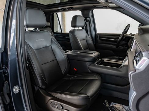 Used 2021 GMC Yukon Denali w/ Denali Premium Package image 39