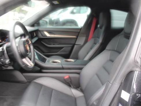 Used 2022 Porsche Taycan 4S image 36