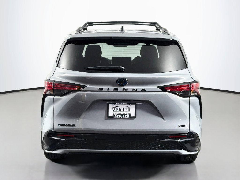 Used 2025 Toyota Sienna XSE w/ XSE Premium Package AWD/4WD image 6