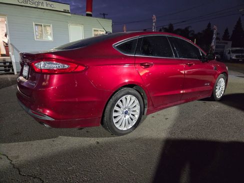 Used 2016 Ford Fusion SE image 4