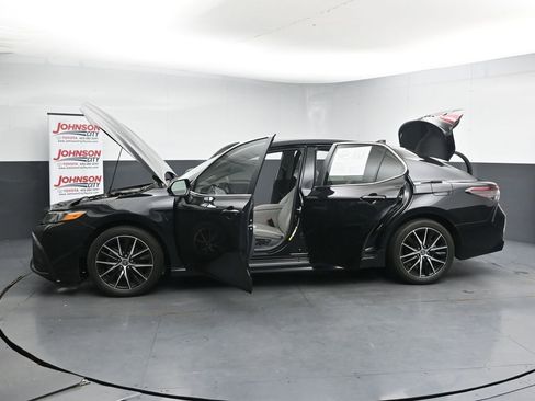 Used 2024 Toyota Camry SE FWD image 28