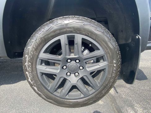 Used 2023 Chevrolet Colorado Z71 w/ Z71 Convenience Package 2 image 31